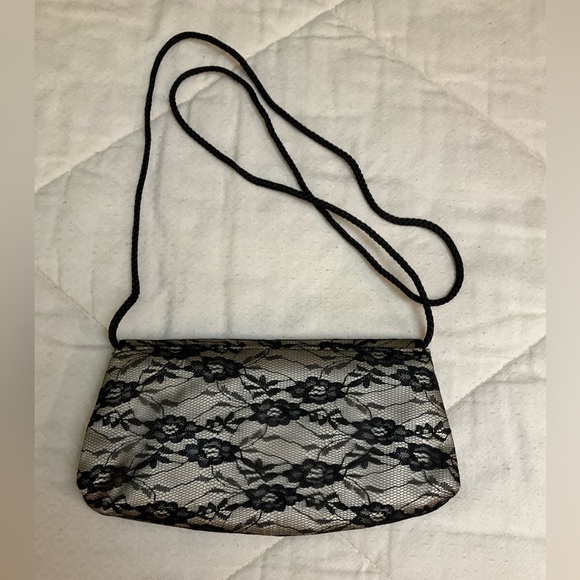 Vintage Black Lace Evening Handbag with Snap Closure - Picture 3 of 4